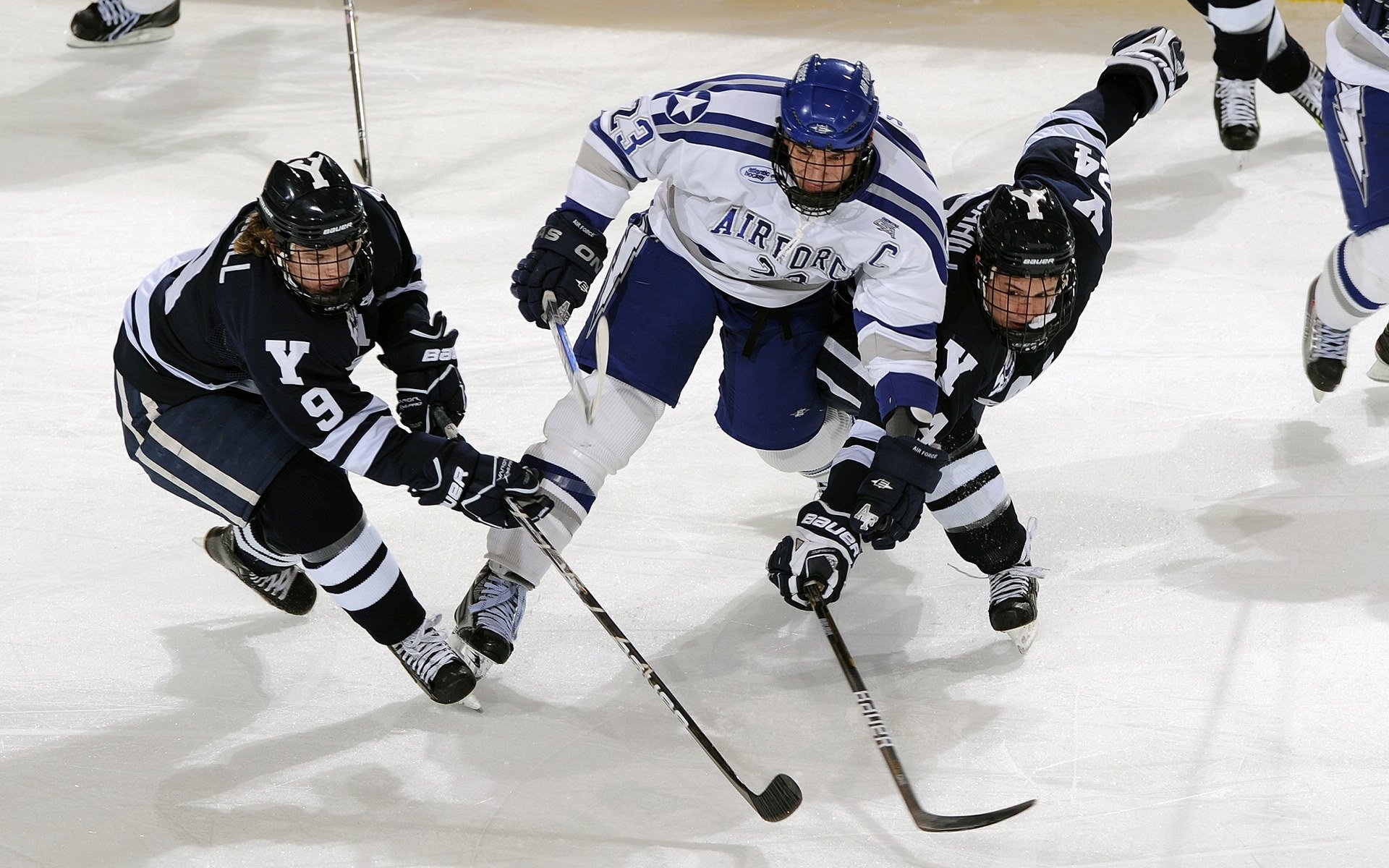 哈兰德连续8场破门，英超金靴继续领跑，哈兰德足球