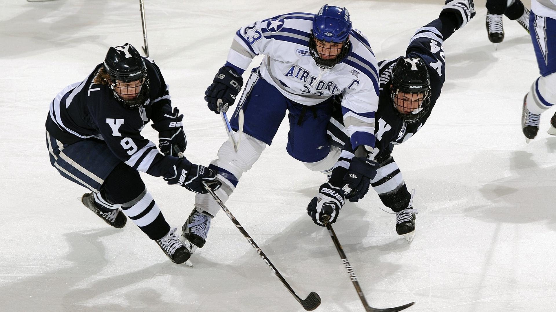 爱游戏电竞官网-国内足球联赛强队逐渐崛起，争相夺取头名，足球联赛排名中国